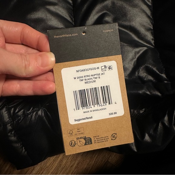 The North Face Women’s 2000 Retro Nuptse Jacket Black Size: Medium NWT - Picture 14 of 14